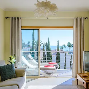 https://apartment-wsea-view-near-down-town.hotelaalgarve.com